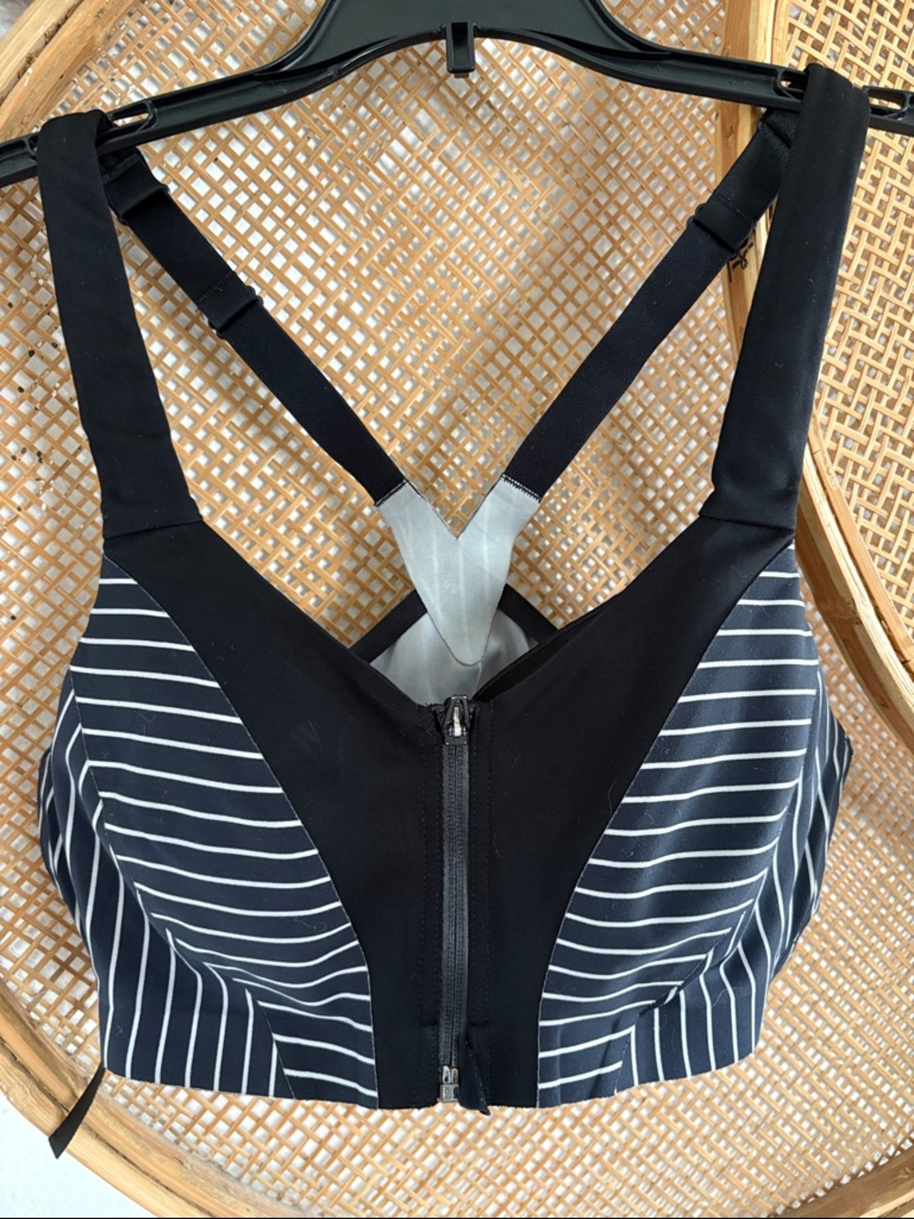 Victorias Secret Striped Front-Zip Sports Bra in Black and Navy 34C